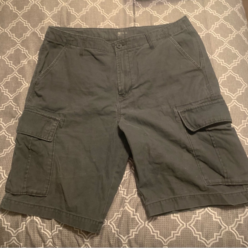Men’s Old Navy cargo shorts gray size 38